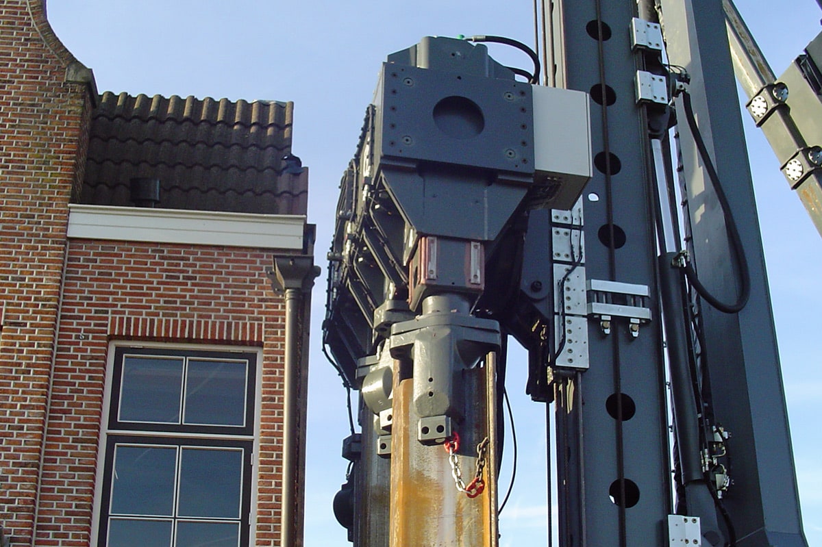 Pressing Piling methods for deep foundation Liebherr