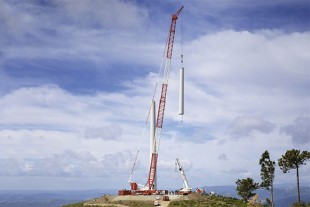 Liebherr mobile cranes on a construction site in Fundão