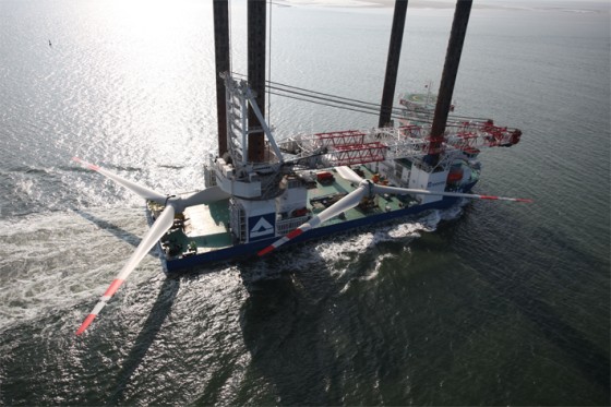 liebherr-oc-cal-45000-crane-around-the-leg-heavy-lift-offshore-wind-plant-installation-innovation-hgo-7