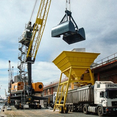 liebherr-lhm-180-mobile-harbour-crane-bulk-handling-tmb-portugal.jpg