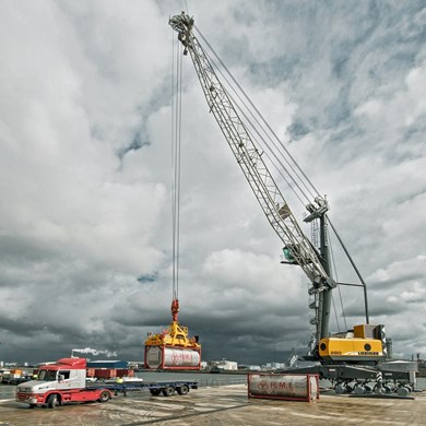 liebherr-lhm-280-mobile.harbour-crane-container-handling-rotterdam-netherlan.jpg