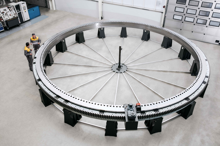 Поворотный круг. Опорно-поворотное устройство bearing, Turntable для автокрана Liebherr LTM 1120. Либхер опорно поворотный круг LHM 550. Опорно поворотный механизм разгрузителя Либхер. Фрикционный привод поворотного круга.