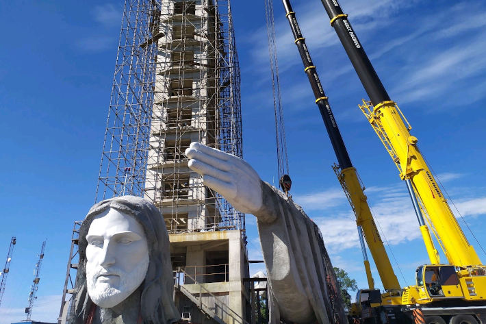 Строительство самой большой статуи Христа в Бразилии