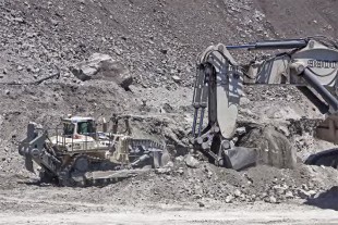 The new Liebherr PR 776 Mining Dozer with R 9800 excavator at work in Australia.