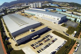 Luftbild der Liebherr Machinery (Dalian) Co., Ltd.