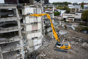 Demolition excavator in service