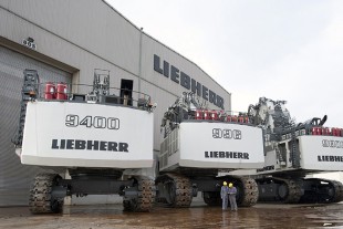 Excavadoras de minería Liebherr en el recinto de pruebas