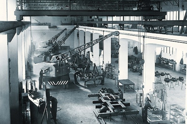 The first Liebherr factory is built in Kirchdorf, Germany.