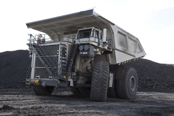 The largest product in the range, the T 284 mining truck has a gross vehicle weight of 661 US-tons (600 metric tons).