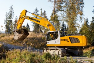 Liebherr R 946 achieves higher productivity and increased fuel efficiency than the previous model R 944 C
