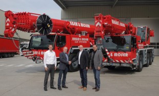 From left to right: Florian Maier (Liebherr-Werk Ehingen GmbH), Dieter Moser (Rieger & Moser GmbH & Co. KG), Wolfgang Sailer, Dieter Walz (both Liebherr-Werk Ehingen GmbH)