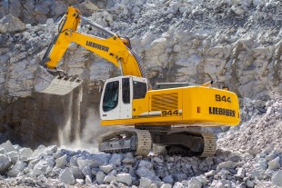 For the Liebherr R 944 C crawler excavator a multitude of attachment options and variants of undercarriages allow an optimal configuration to achieve the highest performance in all application ranges.