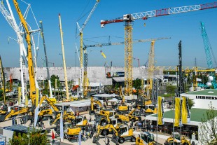Liebherr au salon Intermat 2015 à Paris, en France