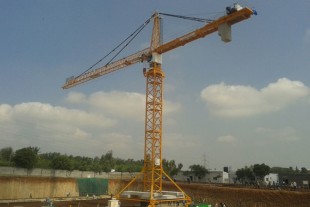 Three of the 550 EC-H 20 Litronic tower cranes at Sobha Dream Acres project are installed in rail going execution.