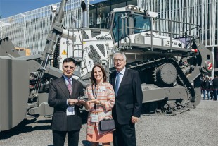 M. Baz Chuluunbaatar, Mrs Sophie Albrecht and Mr Willi Liebherr (f.l.t.r.:)