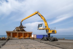 The LH 50 M High Rise Industry Litronic from Liebherr impresses with its high performance and low fuel consumption.