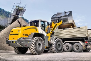 The Liebherr L 550 wheel loader consumes up to 25 percent less fuel compared with conventional wheel loaders under the same conditions.