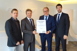 F.l.t.r.: Juha Ojala, Head of Engineering (Finnair) , Frank Steinmaier, Head of Sales and Marketing (Liebherr), Markku Lindholm, Procurement Manager (Finnair) , Pierre Herbillon, Regional Sales Manager (Liebherr)
