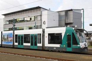 The seven-car Combino low-floor trams will be equipped with roll coupling components from Liebherr. © Siemens AG