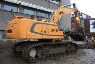 The Liebherr R 946 crawler excavator was chosen based on the power of its hydraulics and its flexible and fluid movements.