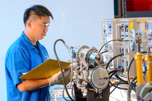 Testing of a valve at Liebherr-Aerospace Singapore