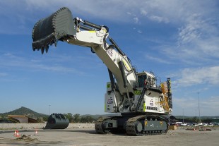 A new R 9800 for BGC Contracting in New South Wales, Australia.