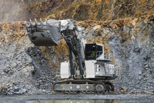 Liebherr R 9200 E avec entraînement électrique à la mine Lausitzer Grauwacke (Eurovia), Allemagne.