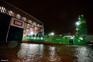 Das erste LNG-Gas betriebene Baggerschiff, die Spartacus.