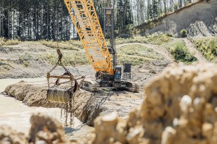 The HS 8200 sets new standards in the 200 t (440,925 lbs) category.