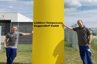 Patrick Trost and Andreas Fink from Liebherr-Aerospace are currently on site in Deggendorf.
