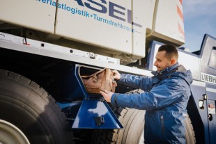 New with more space – the side compartment between axles 2 and 3 is new and now provides even more storage space.