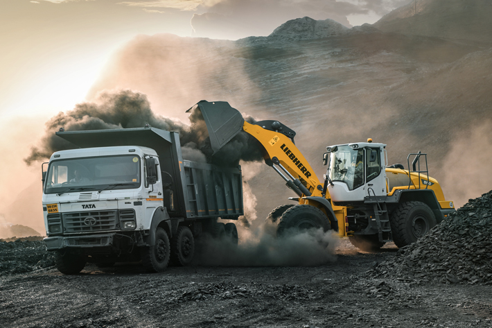 Rising to meet global challenges: Liebherr launches three new wheel loaders | Liebherr