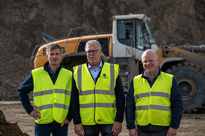 Sights set on the future: Hubert Feneberger (Liebherr-Werk Bischofshofen), Michael Jørgensen (Strategic Purchasing Manager - RGS Nordic) and Birger Hjelm (Sales Manager - Liebherr Sales Partner).