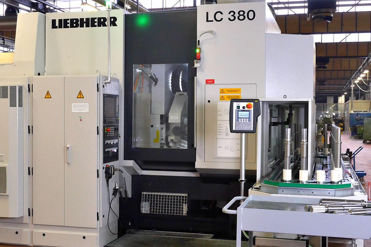 Evotion 2023 Liebherr machines at Italian job shop Liebherr