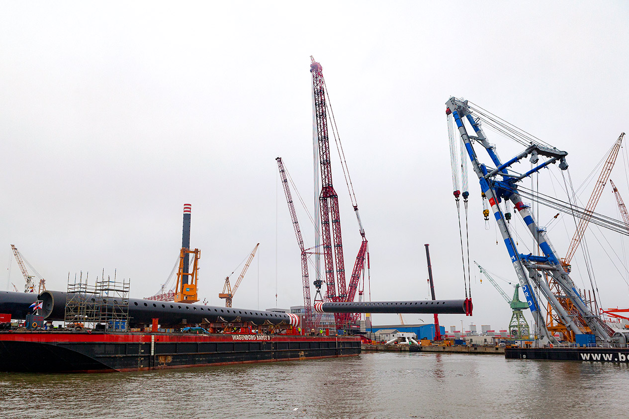 The LR 13000 in use for the first time with PowerBoom Liebherr